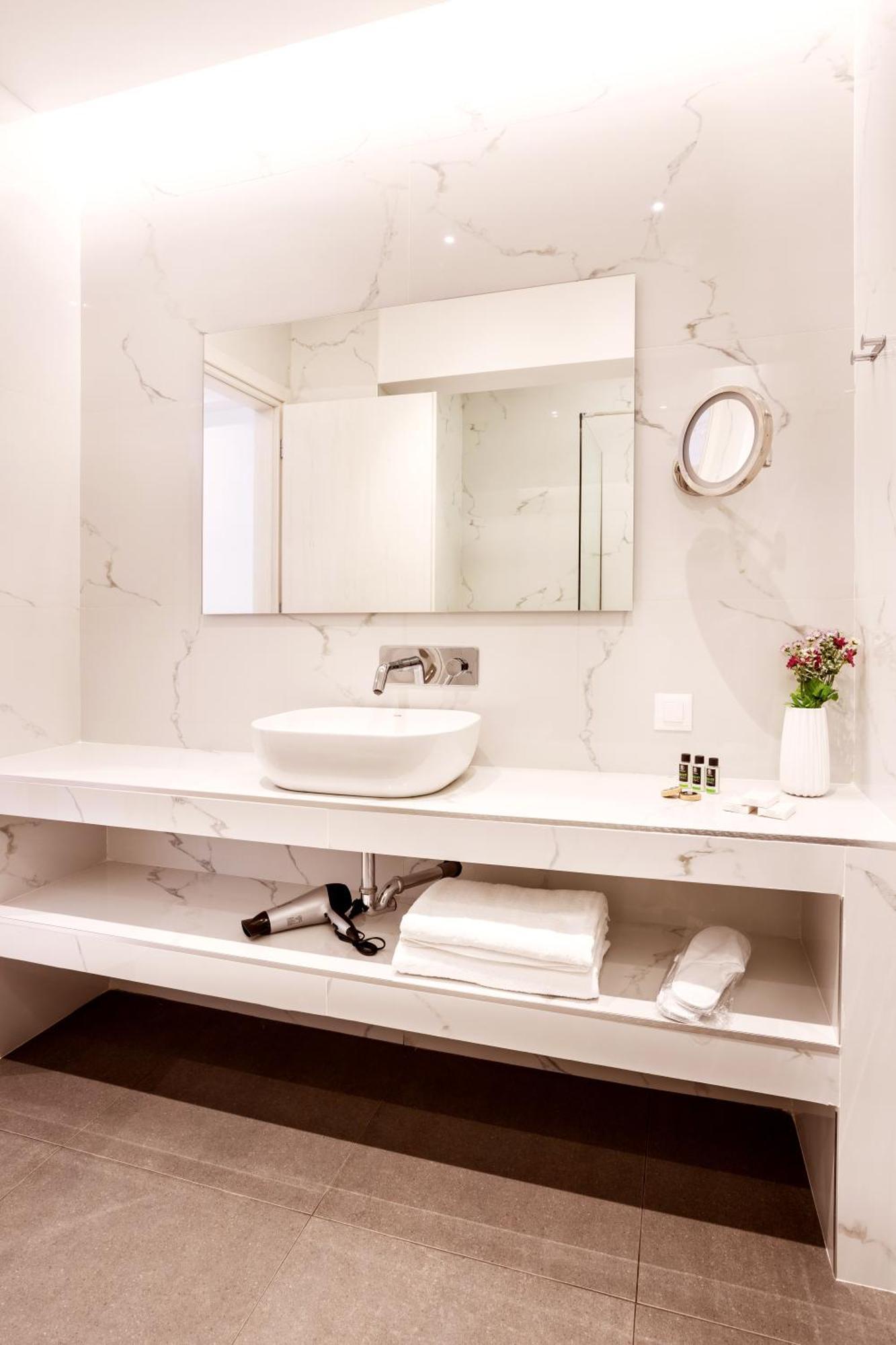 Days City Suites Athens Ngoại thất bức ảnh