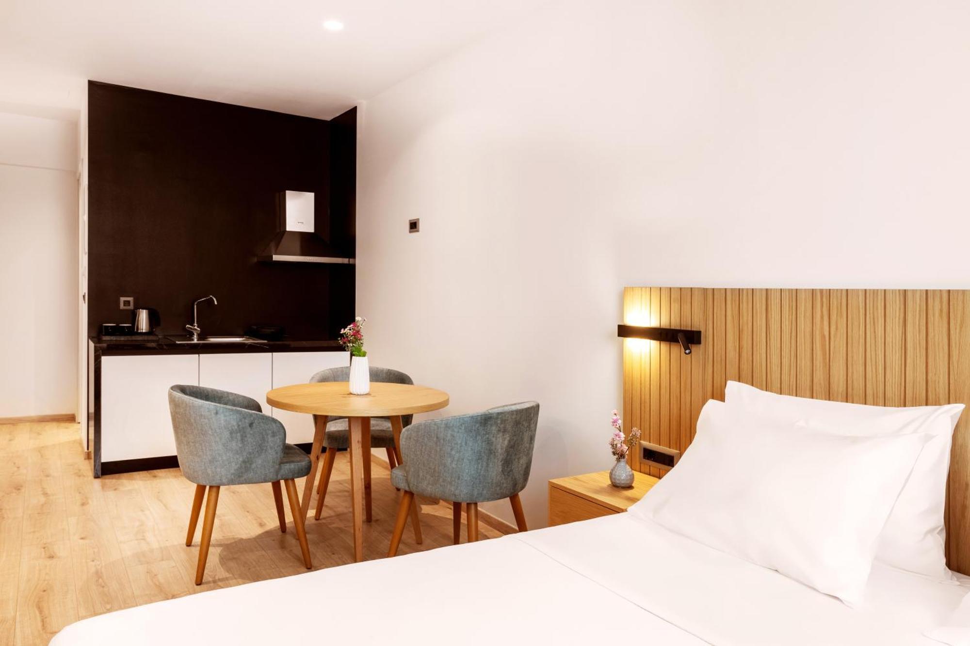 Days City Suites Athens Ngoại thất bức ảnh